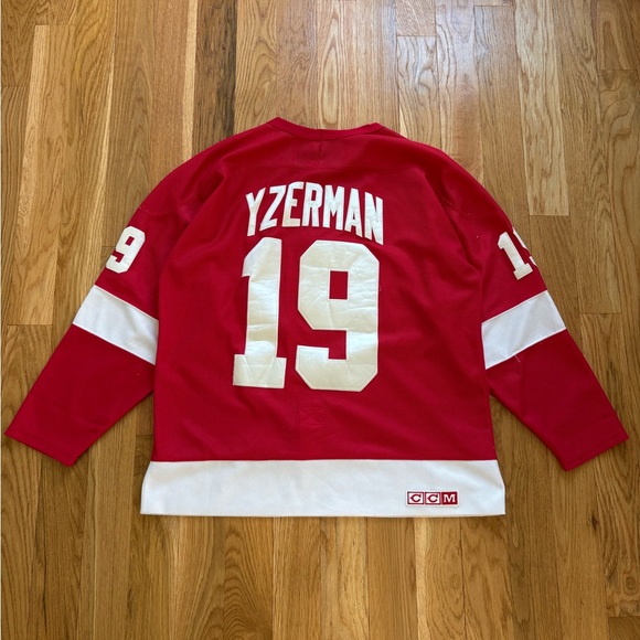 Detroit Red Wings CCM NHL Steve Yzerman 19 Vintage 90s Home Jersey Sweater 50 XL